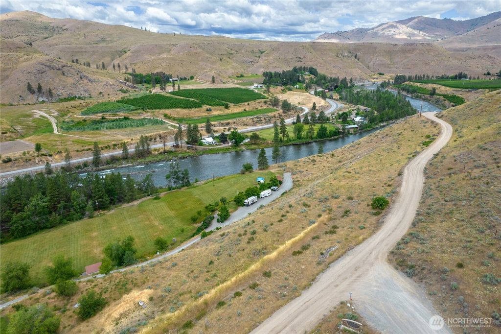 Photo of 30 Whitewater Drive, Pateros, WA 98846 (MLS # 2511149)