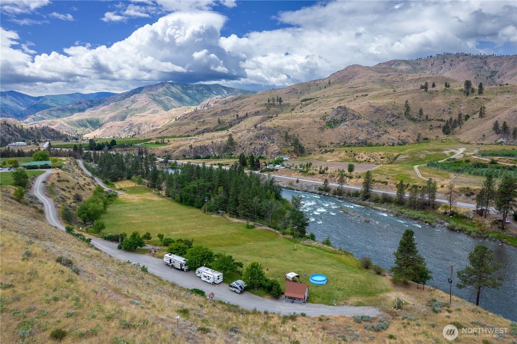 Photo of 30 Whitewater Drive, Pateros, WA 98846 (MLS # 2511149)