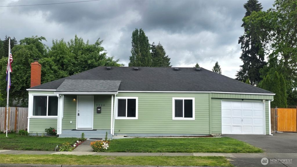Photo of 3330 SE 6th Street, Renton, WA 98058 (MLS # 2530958)