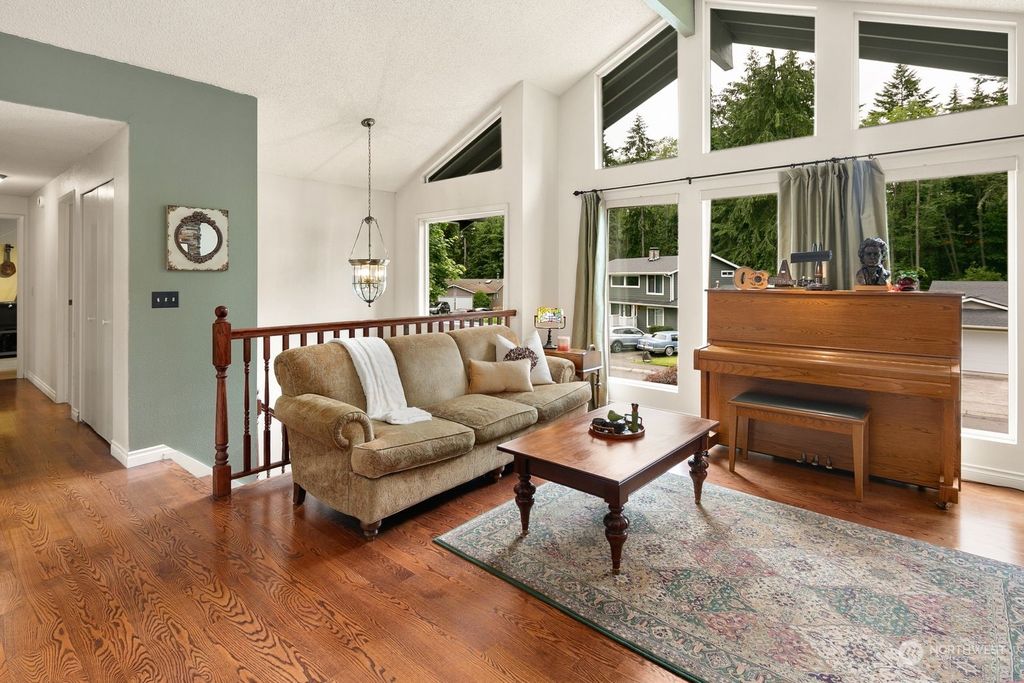 Photo of 31602 42nd Avenue SW, Federal Way, WA 98023 (MLS # 2246501)