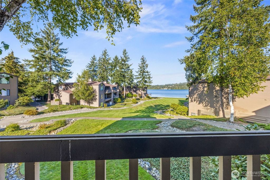 Photo of 17442 NE 40th Place #D3, Redmond, WA 98052 (MLS # 2435498)