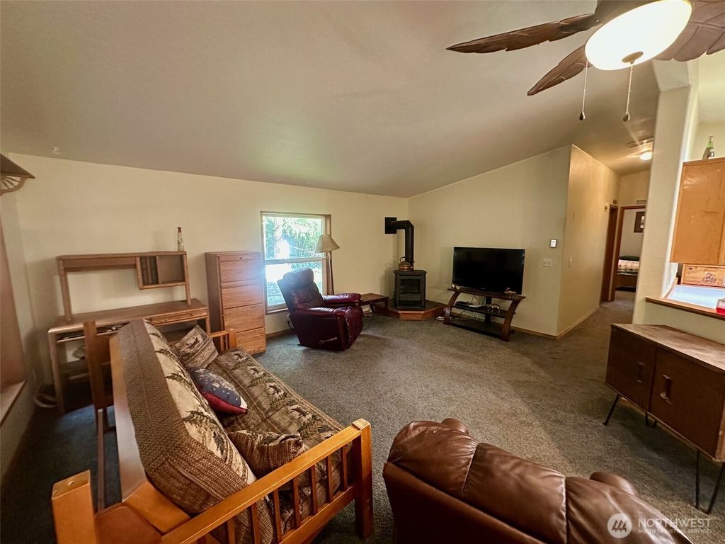 Photo of 851 N Potlatch Drive, Hoodsport, WA 98548 (MLS # 2476533)