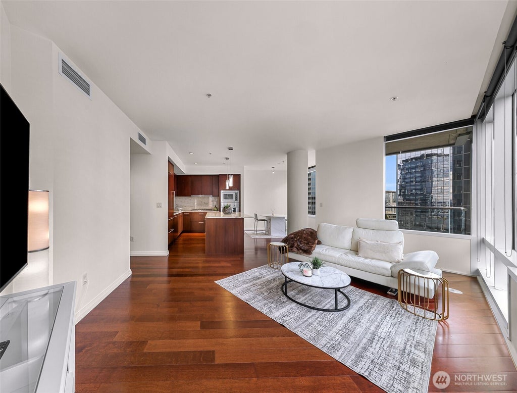 Photo of 500 106th Avenue NE #1807, Bellevue, WA 98004 (MLS # 2588526)