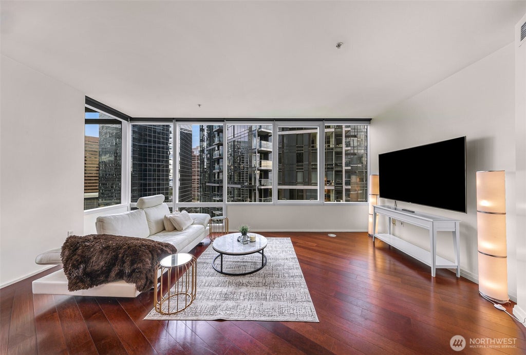 Photo of 500 106th Avenue NE #1807, Bellevue, WA 98004 (MLS # 2588526)