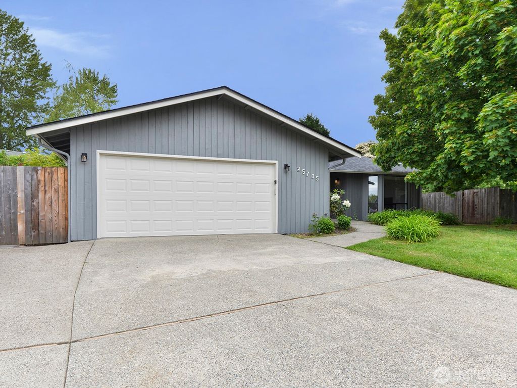 Photo of 25705 117th Place SE, Kent, WA 98030 (MLS # 2378948)
