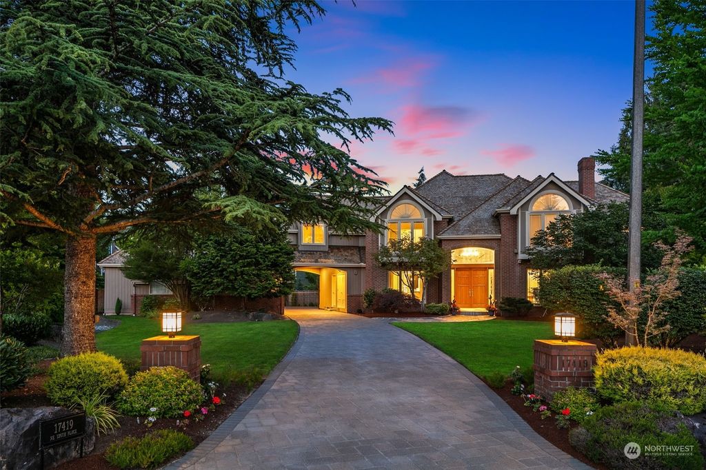 Photo of 17419 NE 126th Place, Redmond, WA 98052 (MLS # 2137886)