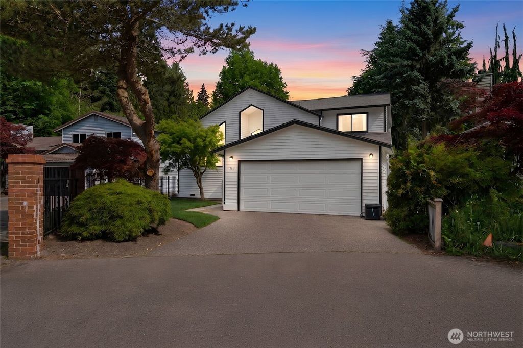 Photo of 1116 NE 150th Court, Shoreline, WA 98155 (MLS # 2530356)