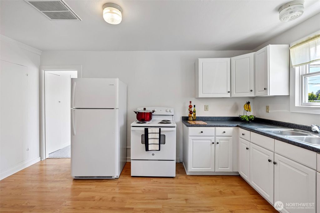 Photo of 3001 Wheaton Way Way, Bremerton, WA 98310 (MLS # 2481899)