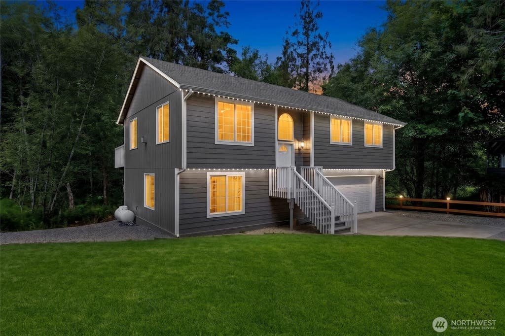 Photo of 20 SE Fuschia Ave AVE, Shelton, WA 98584 (MLS # 2533107)