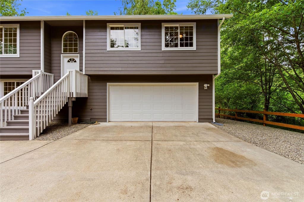 Photo of 20 SE Fuschia Ave AVE, Shelton, WA 98584 (MLS # 2533107)