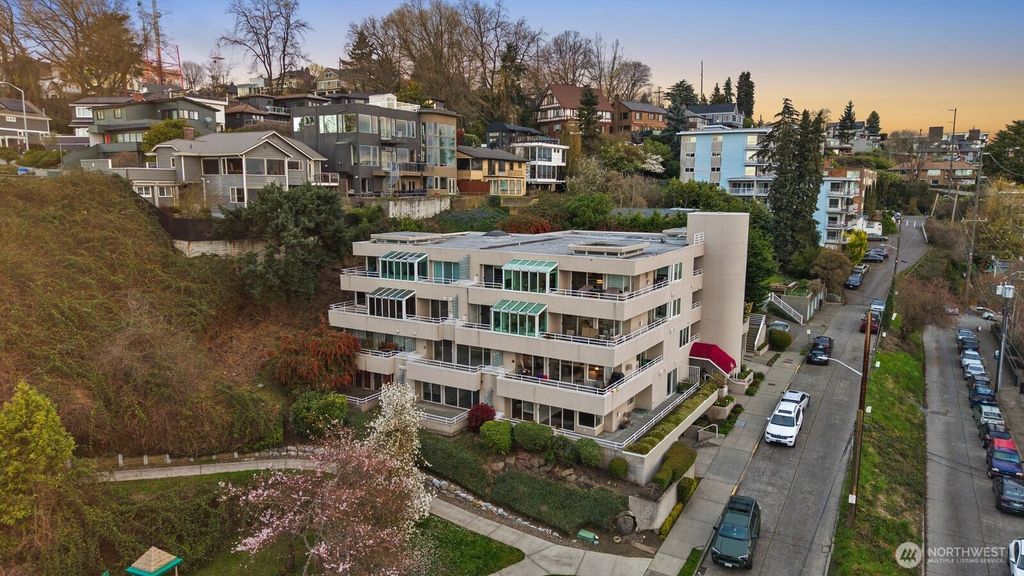 Photo of 1231 5th Avenue N #302, Seattle, WA 98109 (MLS # 2471828)