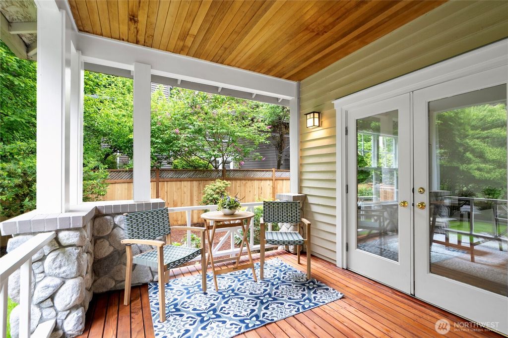 Photo of 2712 107th Avenue SE, Beaux Arts, WA 98004 (MLS # 2378550)