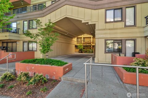 Photo of 3401 Wallingford Avenue N #210, Seattle, WA 98103 (MLS # 2516142)