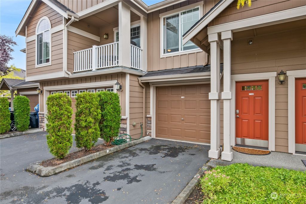 Photo of 5012 146th Place NE #B-203, Marysville, WA 98271 (MLS # 2159149)