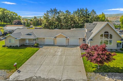 Photo of 42 Hadley Street NW, East Wenatchee, WA 98802 (MLS # 2542727)