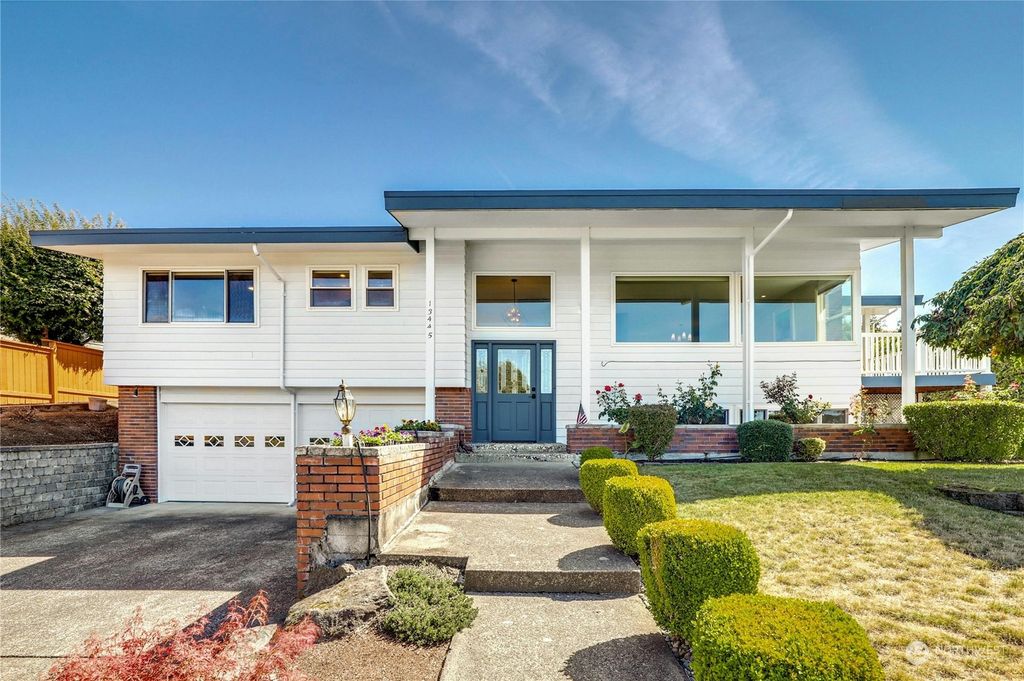 Photo of 13445 SE 43st Street, Bellevue, WA 98006 (MLS # 2282892)