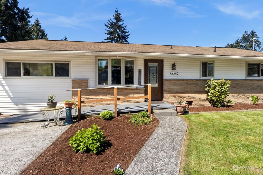 Photo of 10453 7th Avenue SW, Seattle, WA 98146 (MLS # 2065188)