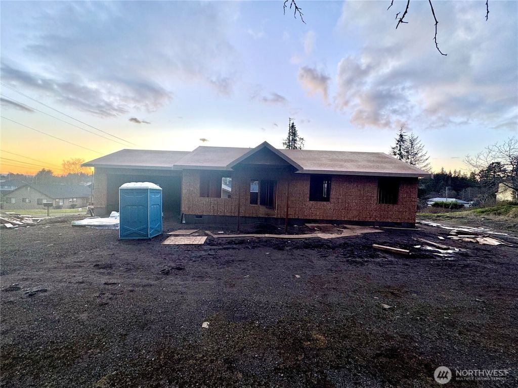 Photo of 1122 Tecumseh Street, Aberdeen, WA 98520 (MLS # 2484558)