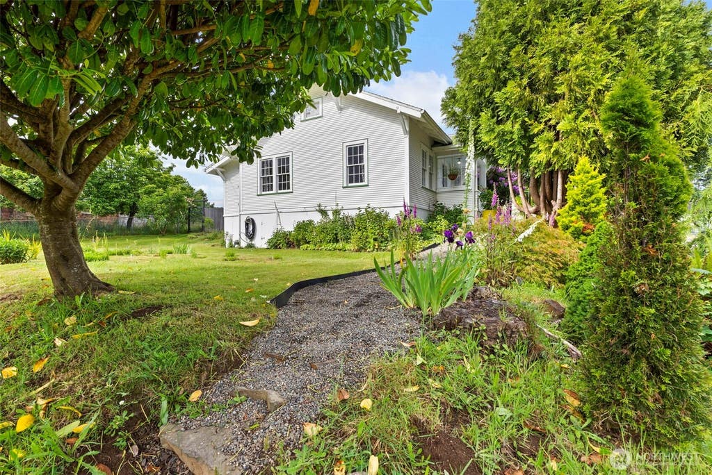 Photo of 12 Main Street E, South Bend, WA 98586 (MLS # 2538900)