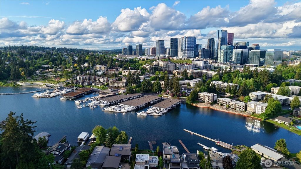 Photo of 101 99th Avenue NE #101, Bellevue, WA 98004 (MLS # 2527697)