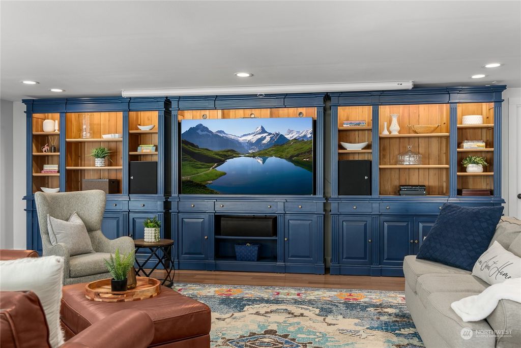 Photo of 2330 Bayview Place, Everett, WA 98203 (MLS # 2319523)