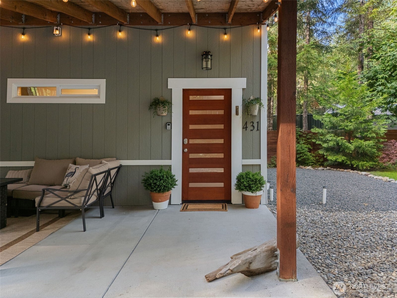 431 N Mountain View Drive