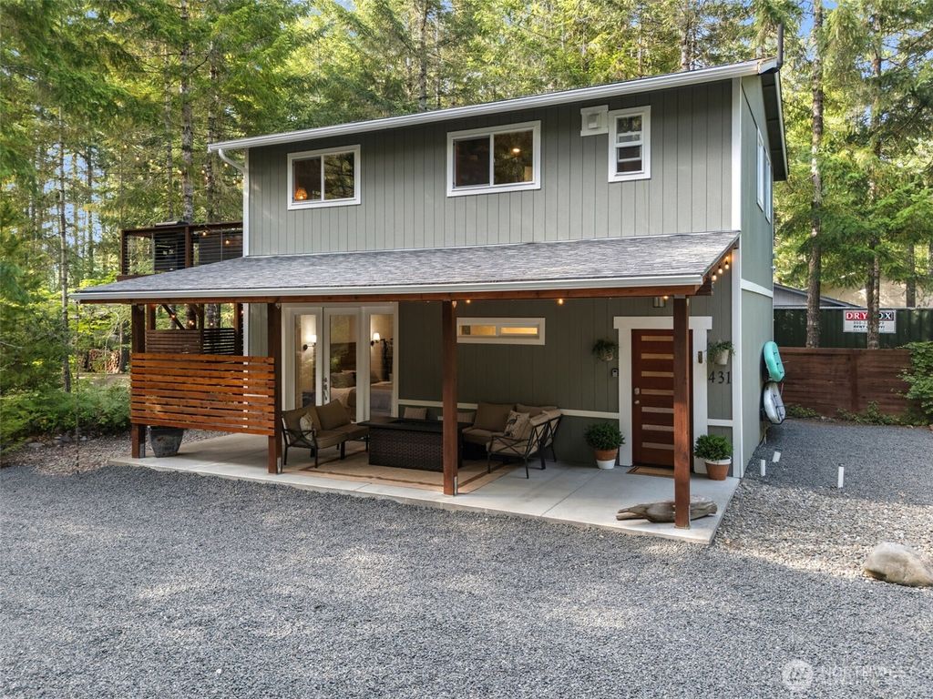 Photo of 431 N Mountain View Drive, Hoodsport, WA 98548 (MLS # 2557001)