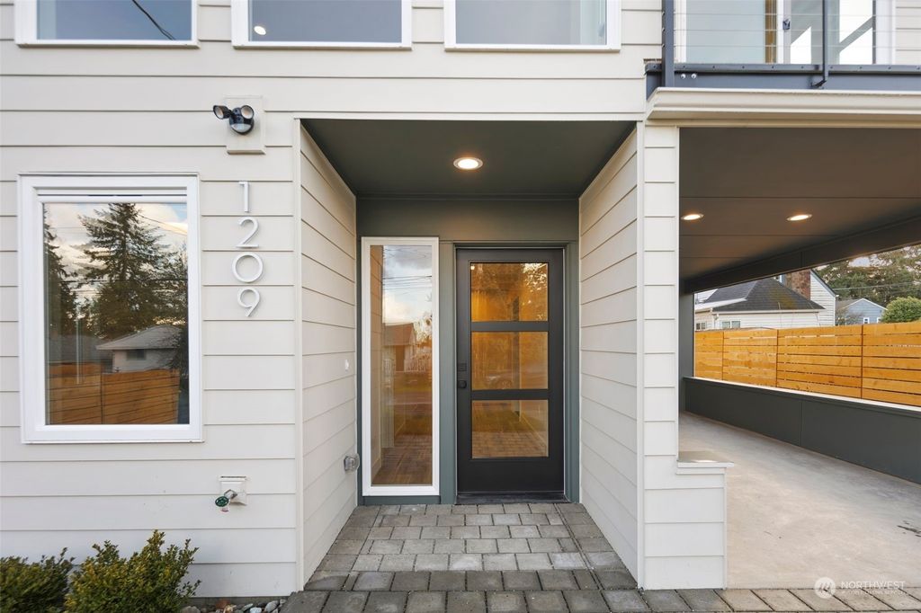 Photo of 1209 NE 97th Street, Seattle, WA 98115 (MLS # 2198746)