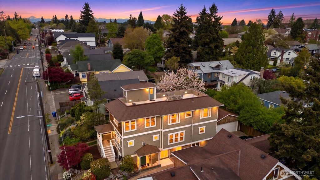 Photo of 400 NE 50th Street, Seattle, WA 98105 (MLS # 2531769)