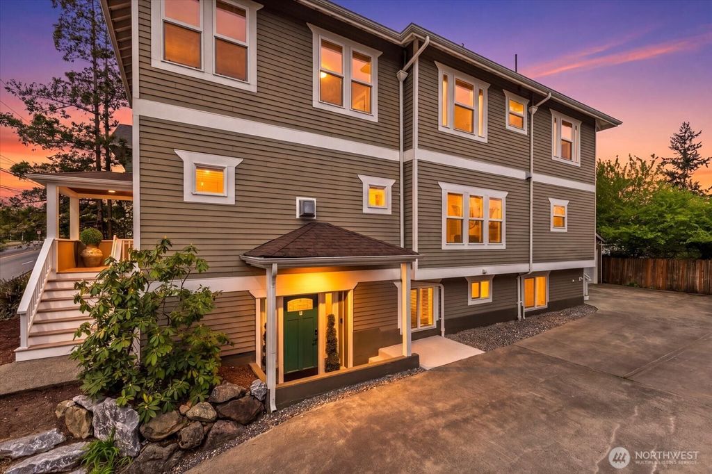Photo of 400 NE 50th Street, Seattle, WA 98105 (MLS # 2531769)