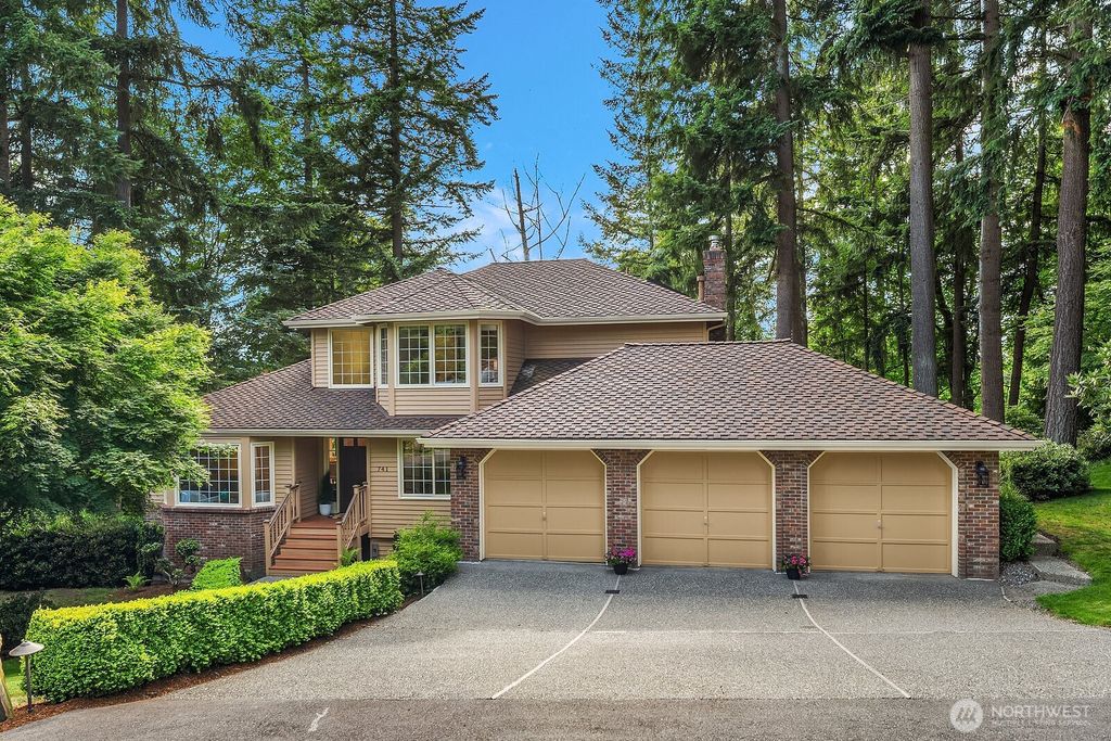 Photo of 741 222nd Place NE, Sammamish, WA 98074 (MLS # 2423127)