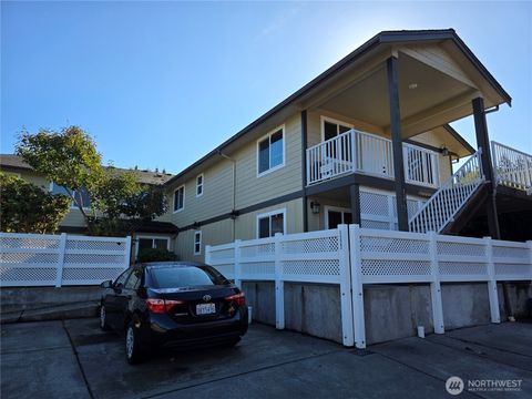 Photo of 1227 Puget Street, Bellingham, WA 98225 (MLS # 2440893)