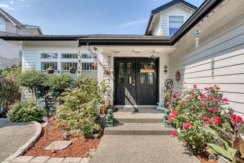 Photo of 1308 11th Street Pl SW, Puyallup, WA 98371 (MLS # 2524062)