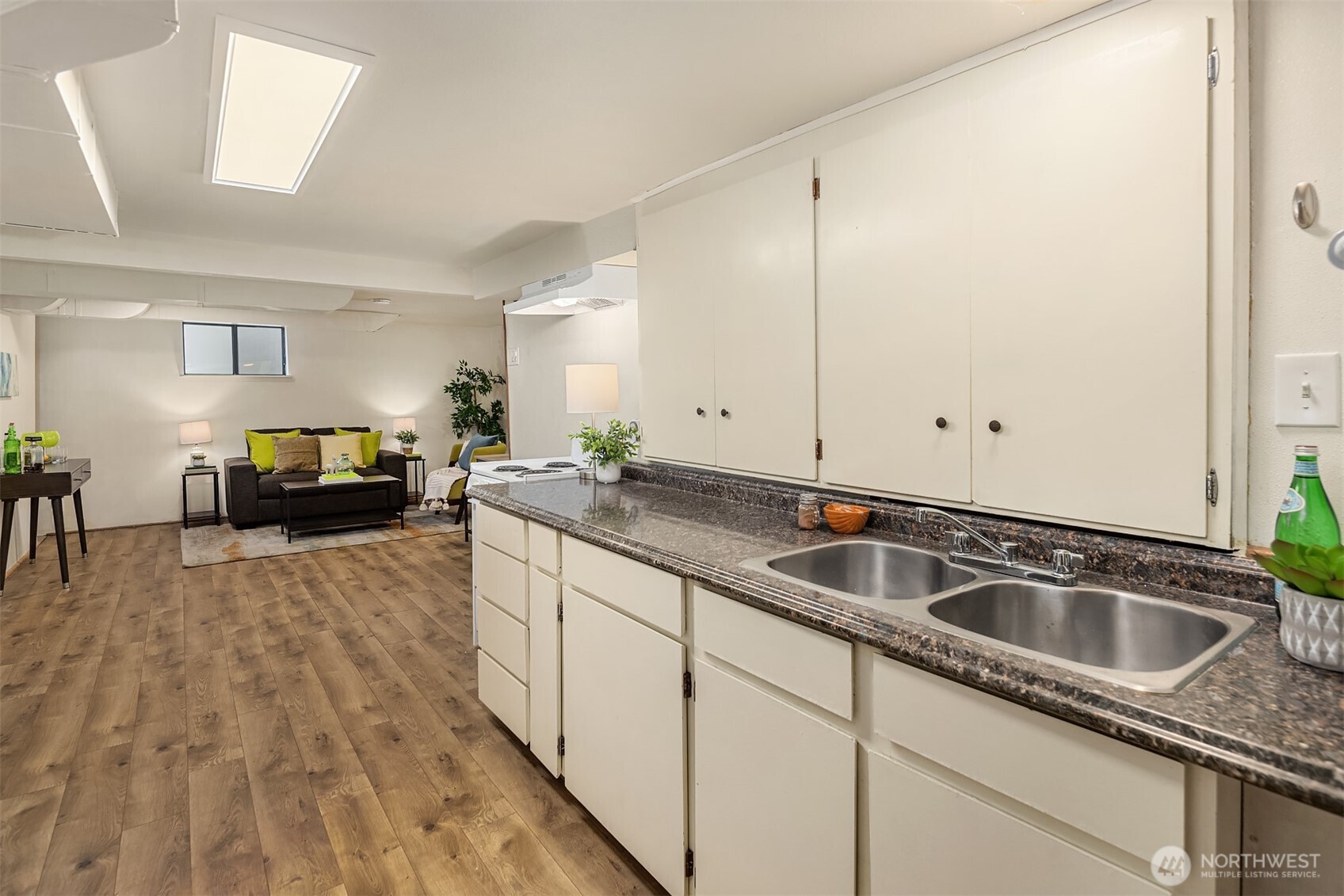 Burien, Washington 98166, United States, 4 Bedrooms Bedrooms, ,2 BathroomsBathrooms,Residential,Active,96566