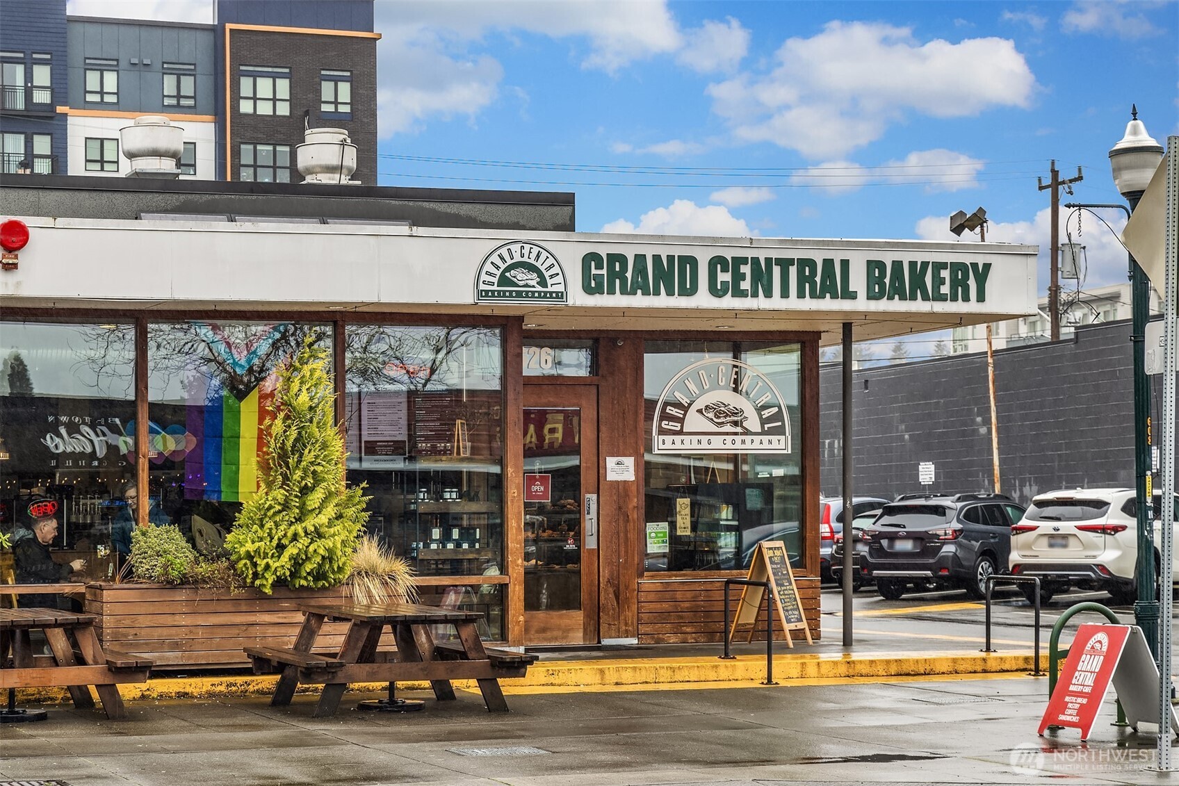 Burien, Washington 98166, United States, 4 Bedrooms Bedrooms, ,2 BathroomsBathrooms,Residential,Active,96566