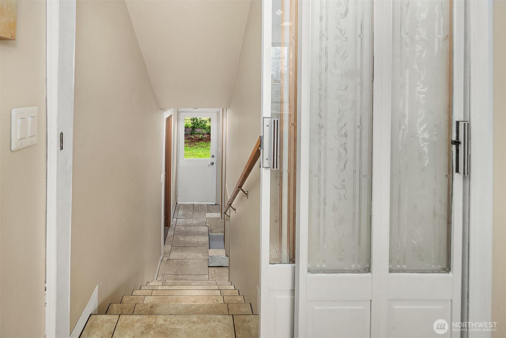 Burien, Washington 98166, United States, 4 Bedrooms Bedrooms, ,2 BathroomsBathrooms,Residential,Active,96566