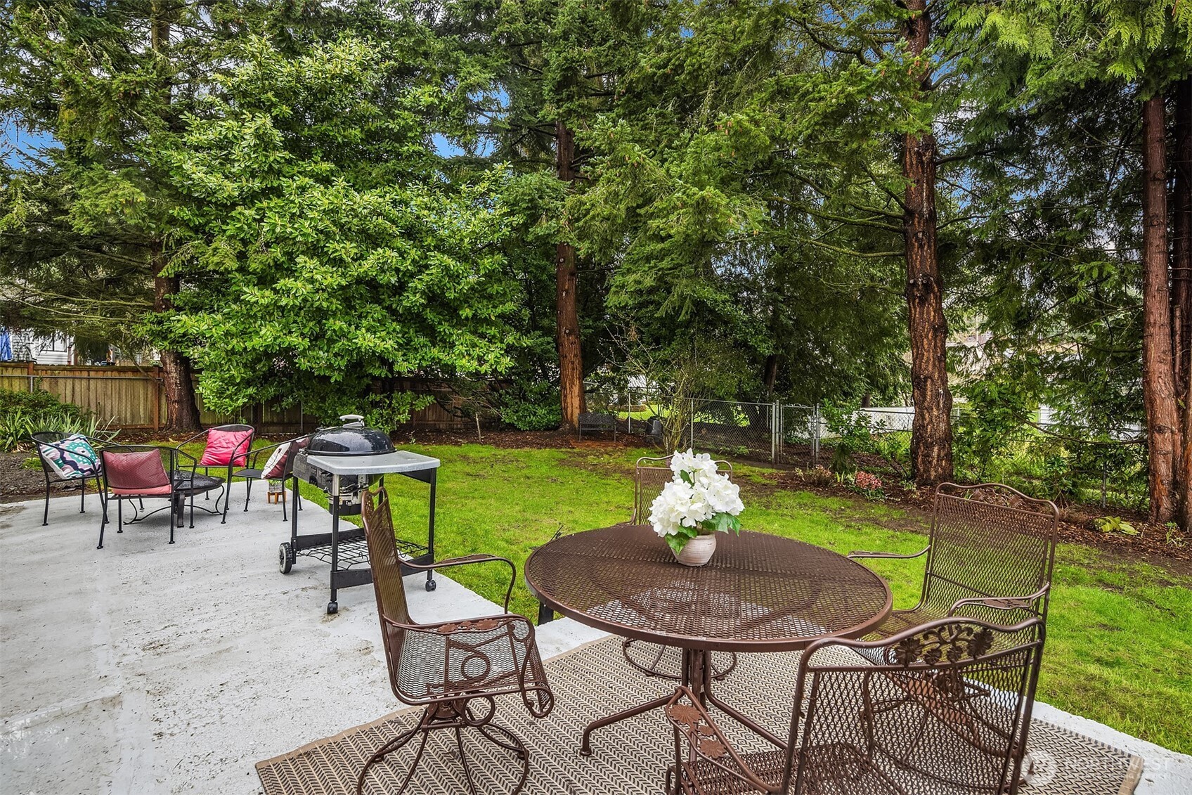 Burien, Washington 98166, United States, 4 Bedrooms Bedrooms, ,2 BathroomsBathrooms,Residential,Active,96566