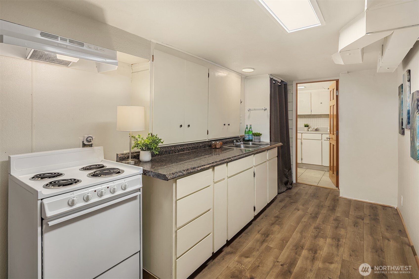 Burien, Washington 98166, United States, 4 Bedrooms Bedrooms, ,2 BathroomsBathrooms,Residential,Active,96566