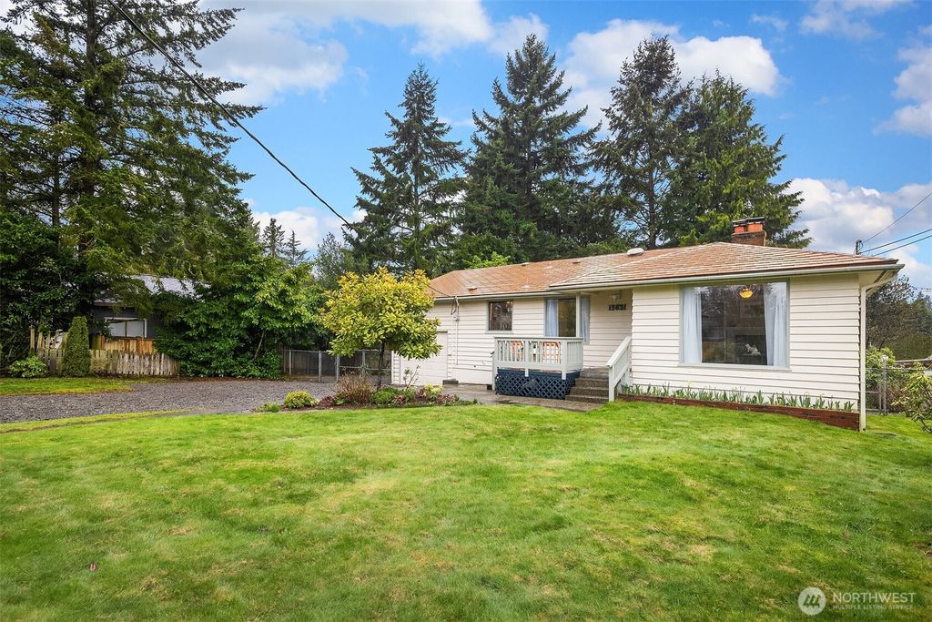 Photo of 15621 11th Avenue SW, Burien, WA 98166 (MLS # 2349589)