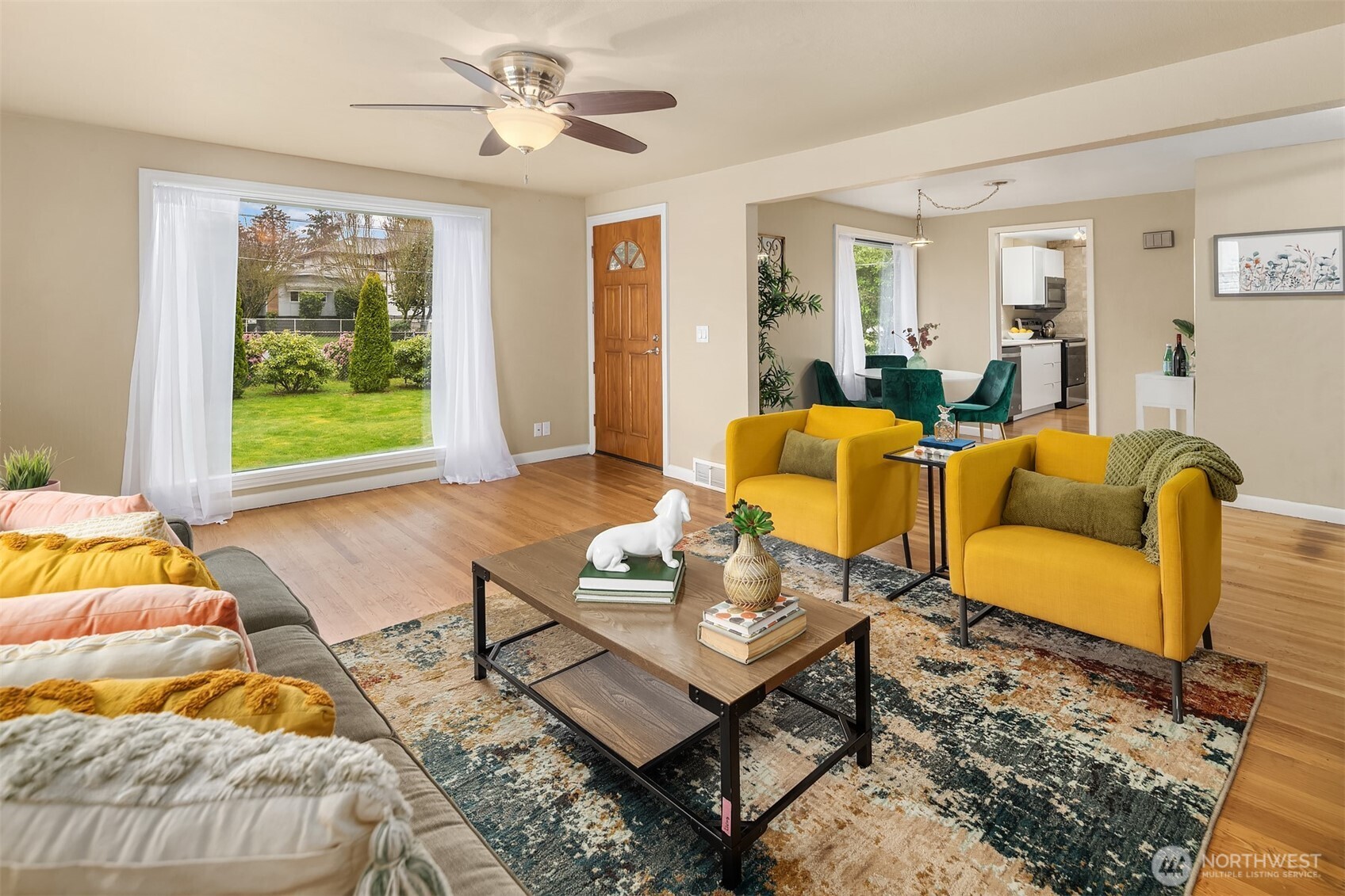 Burien, Washington 98166, United States, 4 Bedrooms Bedrooms, ,2 BathroomsBathrooms,Residential,Active,96566