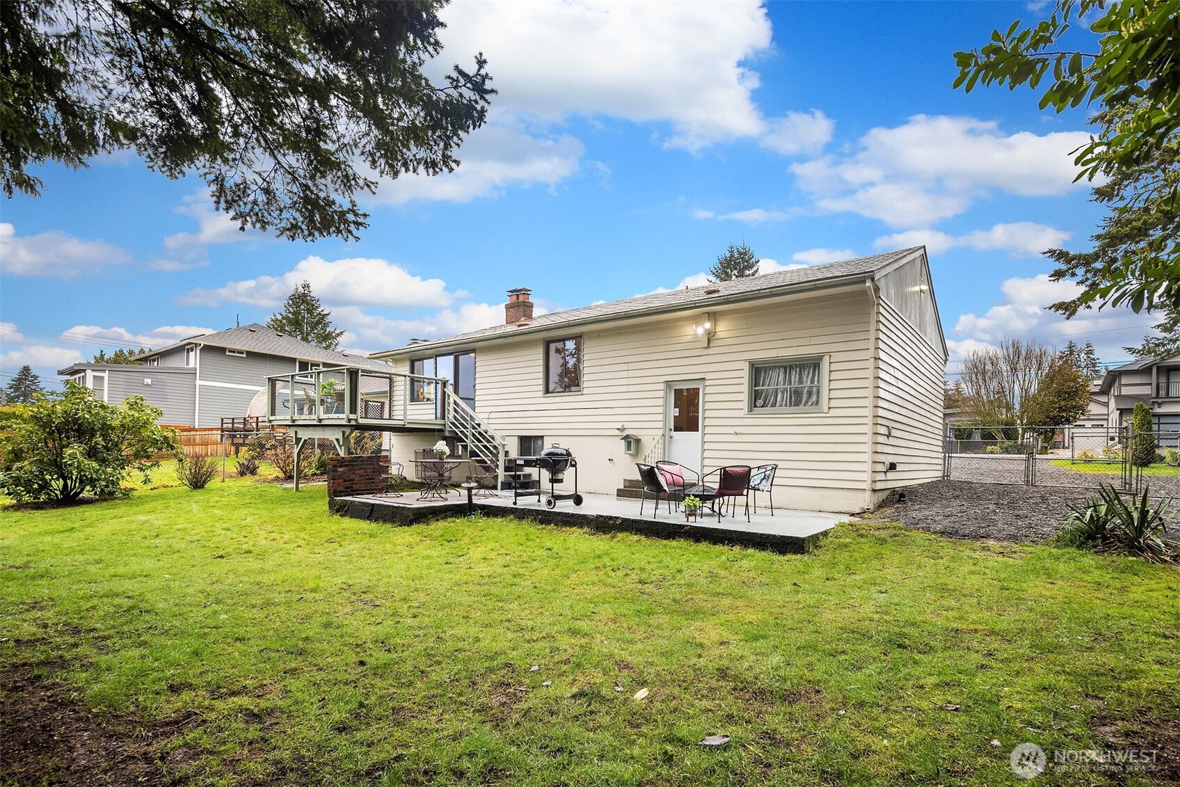 Burien, Washington 98166, United States, 4 Bedrooms Bedrooms, ,2 BathroomsBathrooms,Residential,Active,96566