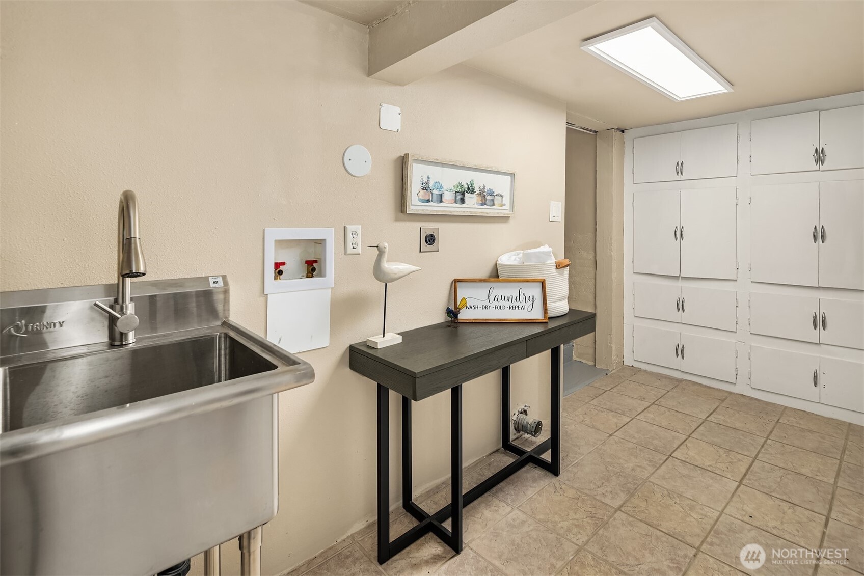 Burien, Washington 98166, United States, 4 Bedrooms Bedrooms, ,2 BathroomsBathrooms,Residential,Active,96566