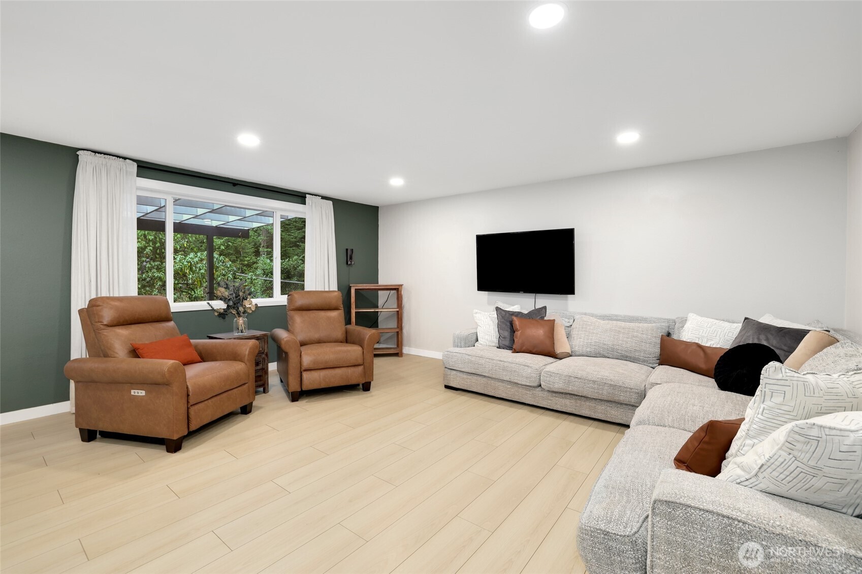 6608 Sierra Drive SE