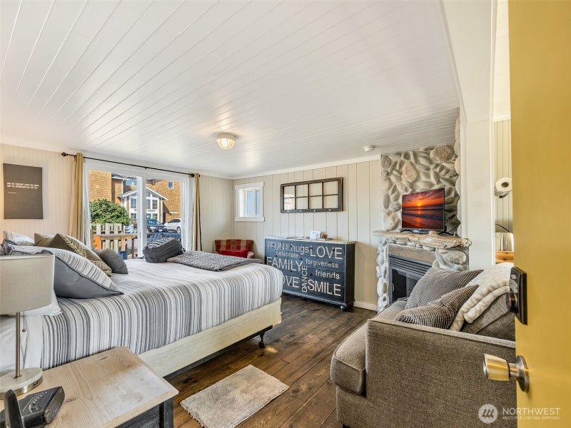 105 Ocean Beach Boulevard 4
