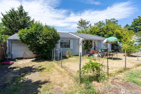 Photo of 11262 Yakima Avenue S, Tacoma, WA 98444 (MLS # 2490406)