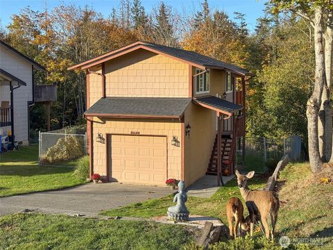 Photo of 1329 Campbell Avenue, Port Angeles, WA 98362 (MLS # 2448029)