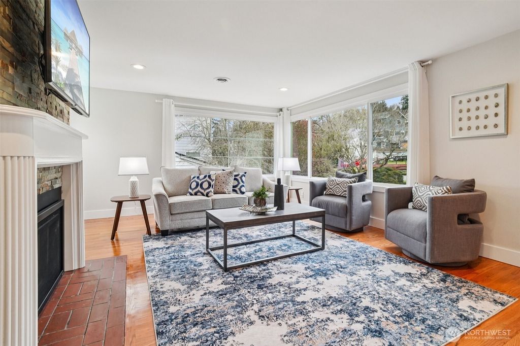 Photo of 3216 24th Avenue W, Seattle, WA 98199 (MLS # 2489995)