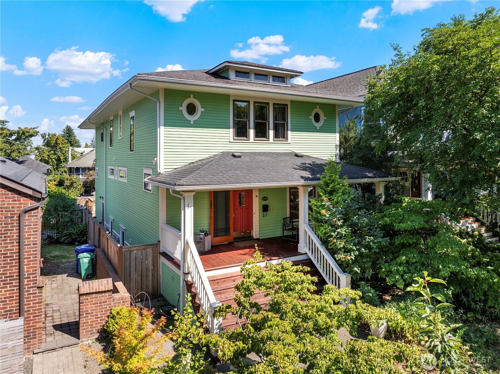 1250 17th Avenue E