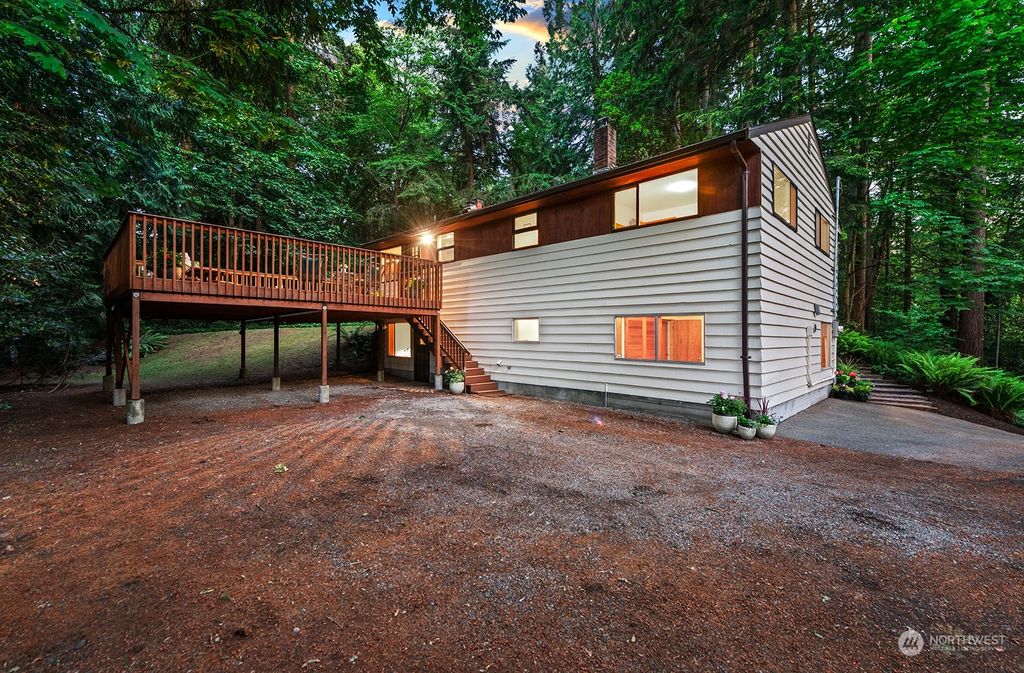 Photo of 17210 30th Avenue NE, Lake Forest Park, WA 98155 (MLS # 2247965)