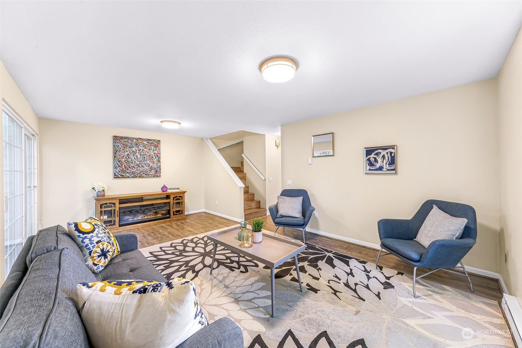 Photo of 12517 SE 42nd Street, Bellevue, WA 98006 (MLS # 2253060)